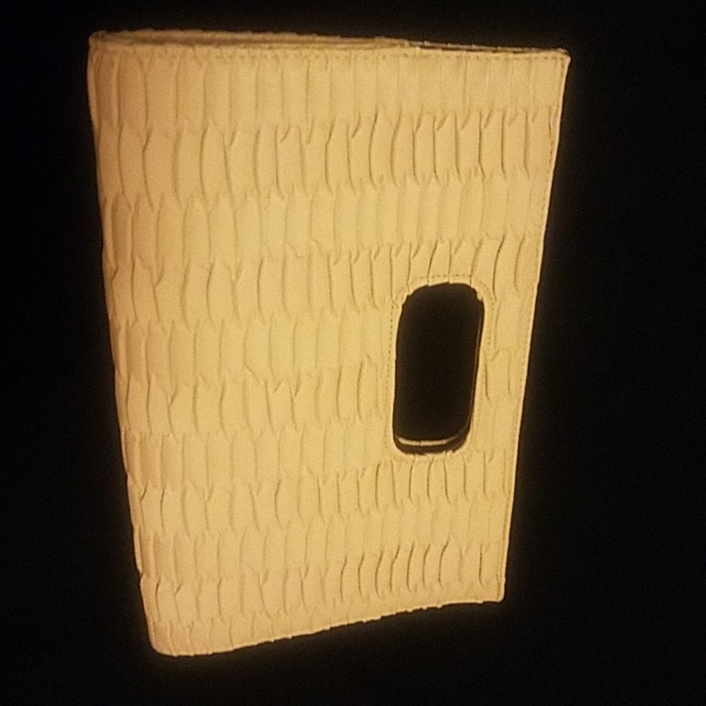 Purse - Picture 2 of 2